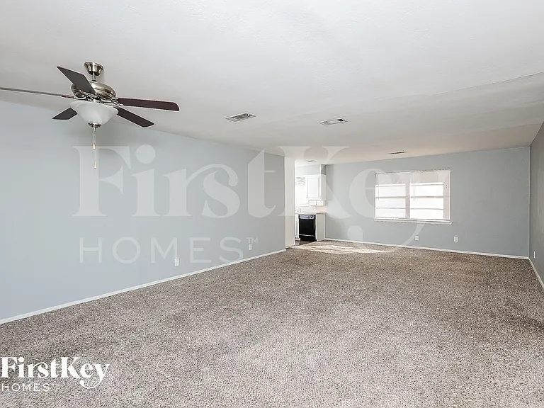 6709 Alma St — Photo 5