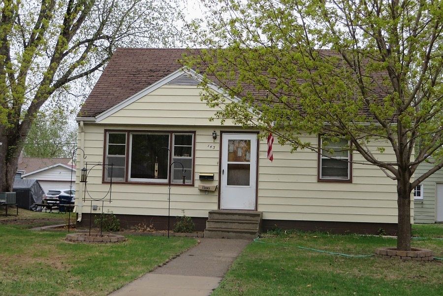 1st image of 143 32nd Ave N