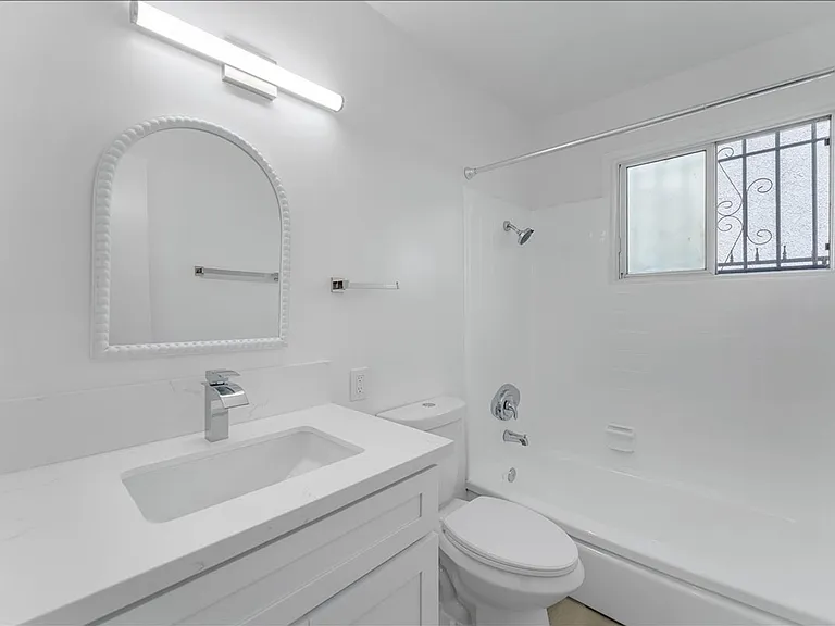 6060 Cadillac Ave #3 — Photo 9