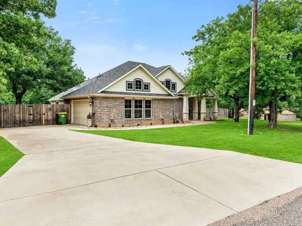 612 Donna Ct, Burleson, TX 76028