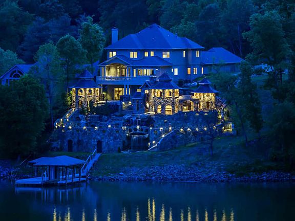 3rd image of 8513 River Club Way