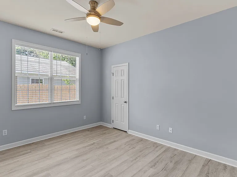 117 Avondale Ave — Photo 15