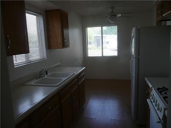 4th image of 1720 Acorn St