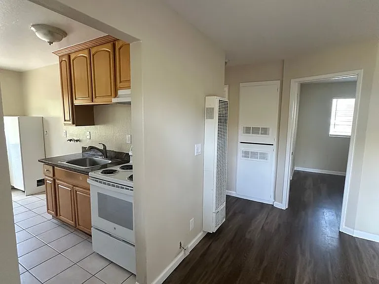 724 S 8th St — Photo 2
