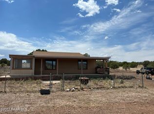 21 Rocky Hill Rd, Ash Fork, AZ 86320