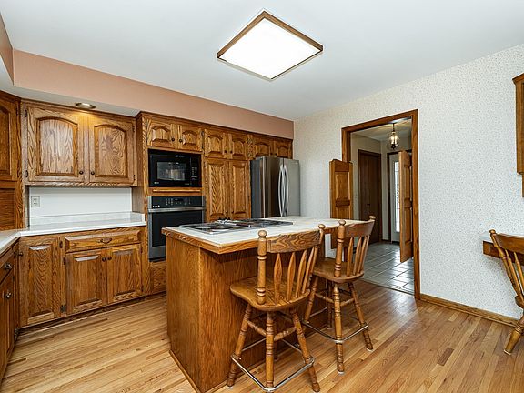 3rd image of 1718 22nd Ave NE