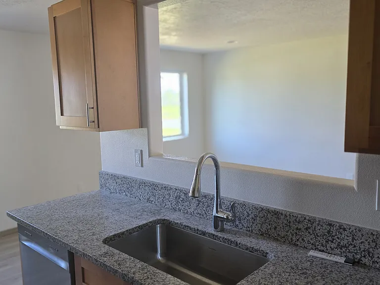 391-393 Clover St #1 — Photo 17