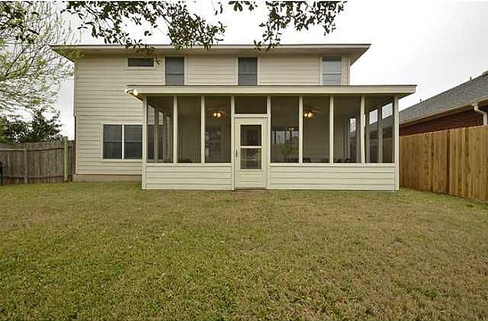 2nd image of 2523 Gate Ridge Dr