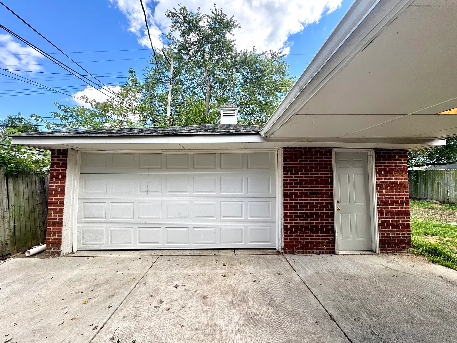 3 bed, 1.5 bath, 1092 sqft, $1,600 — Photo 3
