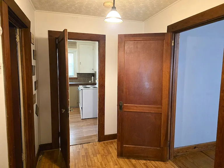2560 S Main St — Photo 11
