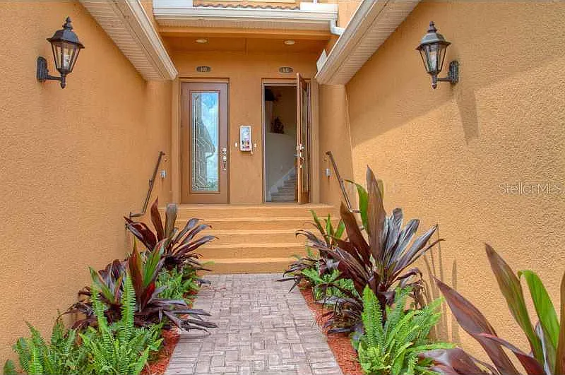 3 bed, 2099 sqft, $4,000 — Photo 2