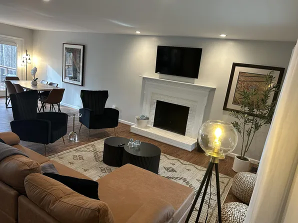 207 Wolverine Rd, Cary, NC 27513