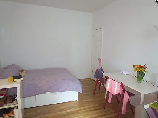 Rented by Mdrn Residential | media 10