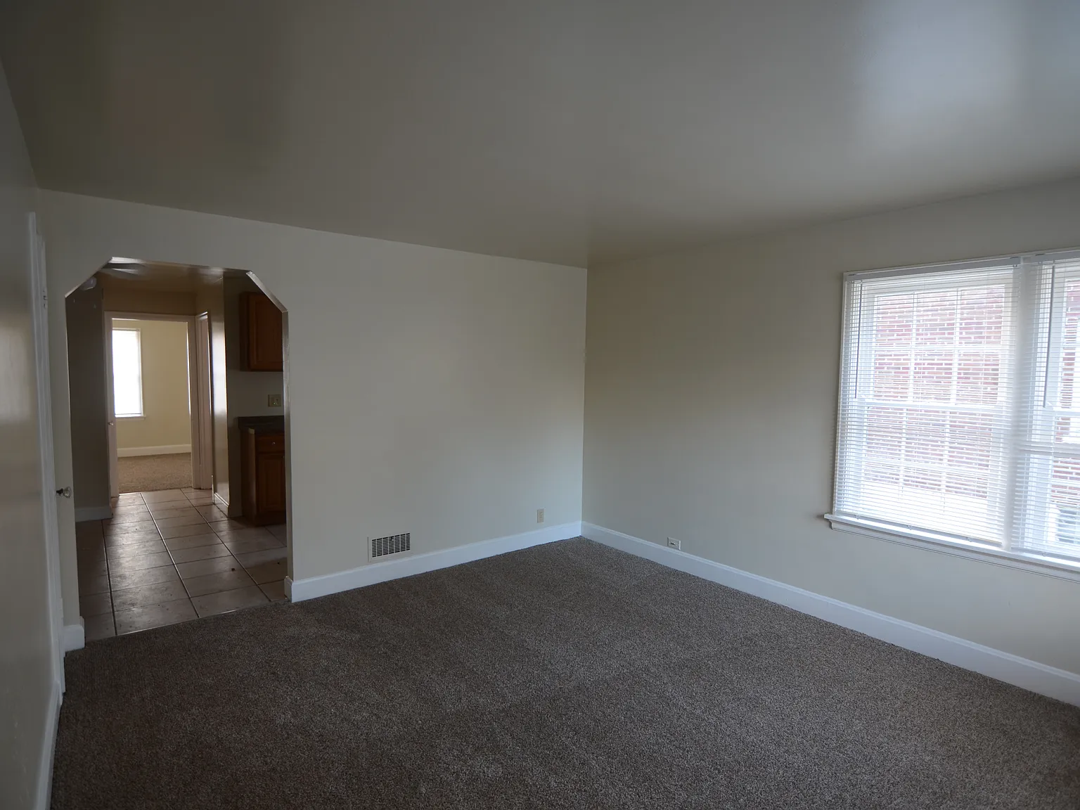 1 bed, 700 sqft, $895 — Photo 2