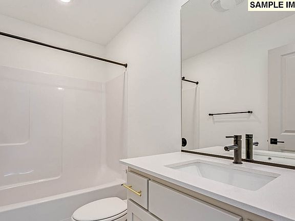5th image of 1302 W Bolen St