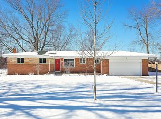 120 Ottawa Dr, Troy, MI 48085