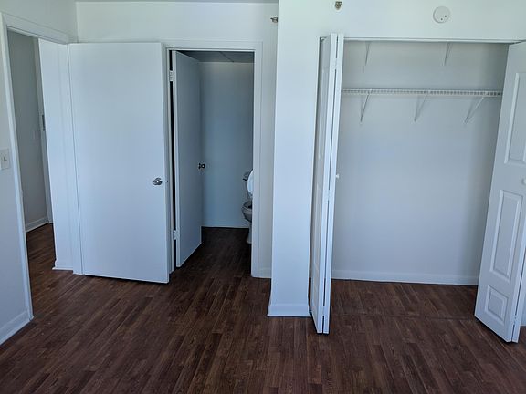 5th image of 810 Washington Ave #1105