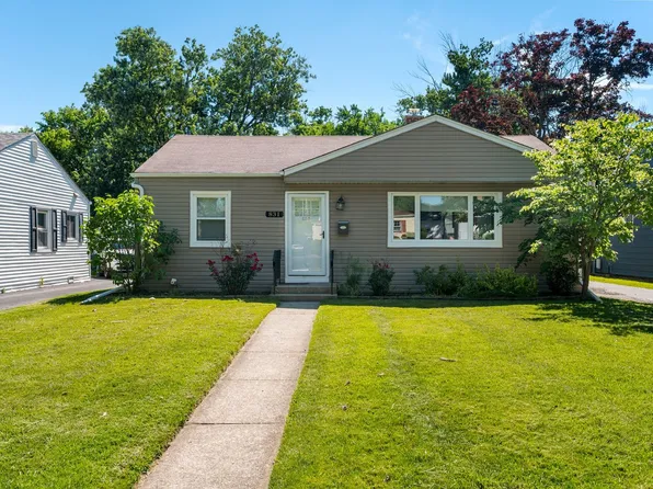 831 S Wisconsin Ave, Villa Park, IL 60181