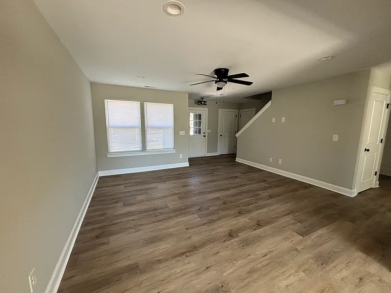 113 Woodstone Ln — Photo 6