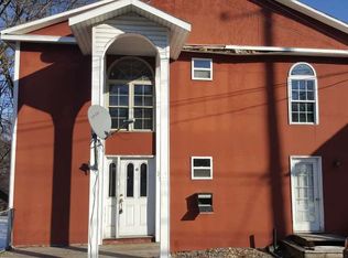 25 S Montgomery St, Walden, NY 12586