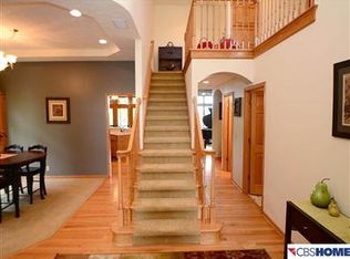 913 Killarney Dr, Papillion, NE 68046