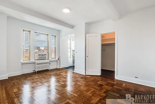 Sold by Barkoff Residential  | media 20