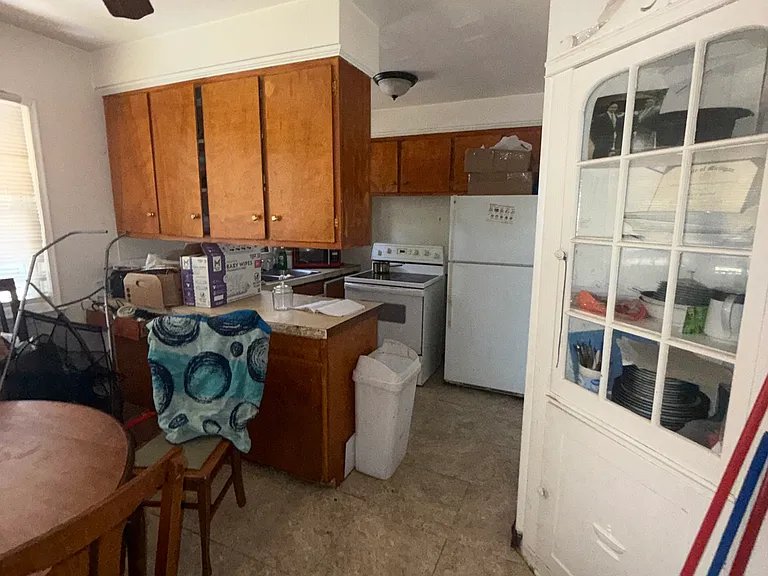 2625 Seneca St — Photo 15
