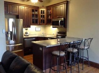 63 E Cedar St #3A, Chicago, IL 60611