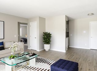 810 W River Rd APT 3, Champlin, MN 55316