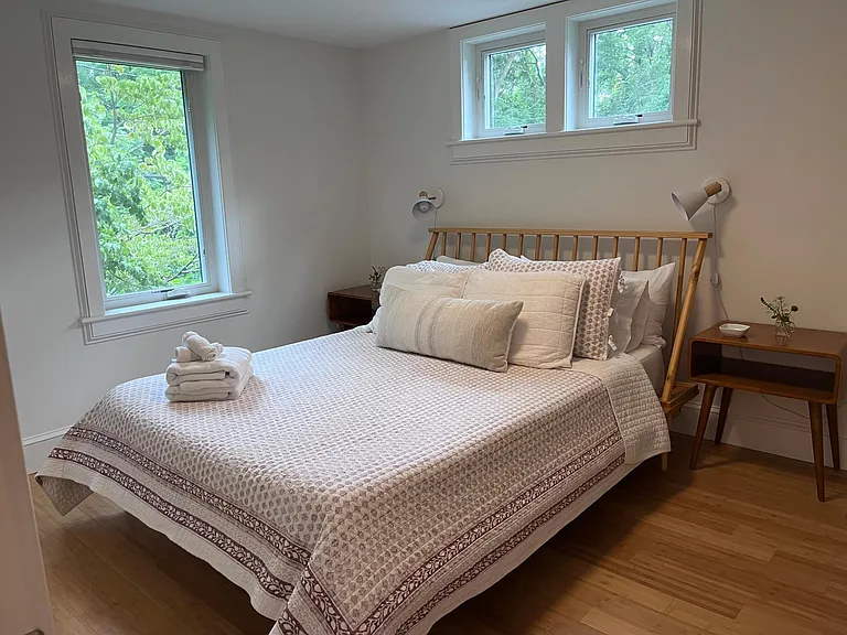 Upstairs bedroom - with private bathroom