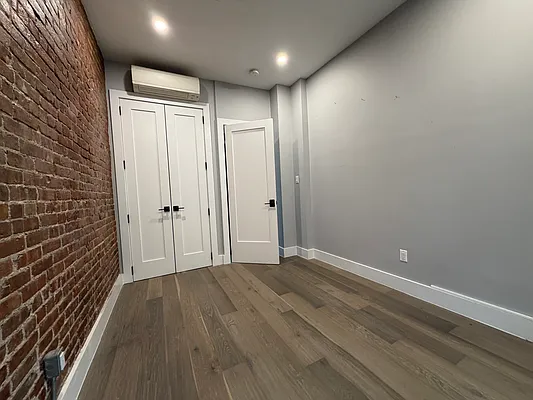 Bedroom, photo 2