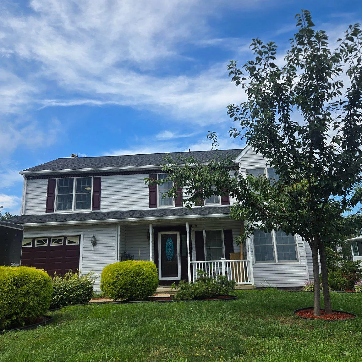 4 bed, 4.0 bath, 2092 sqft, $3,300 — Photo 2
