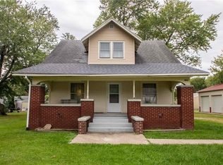 304 N Daisy Ln, Danville, IL 61834