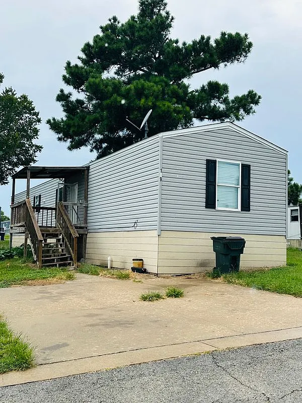 3 bed, 2.0 bath, 1152 sqft, $1,450 — Photo 1