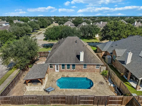 2201 Lilyglen Ct, League City, TX 77573