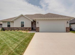 1936 S Shayla Ave, Springfield, MO 65802