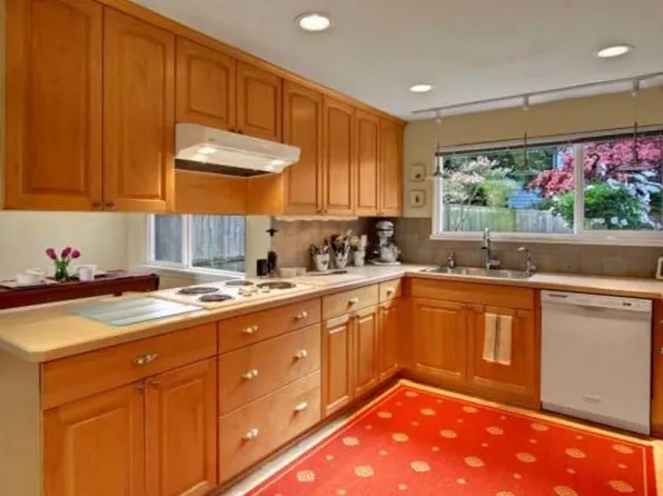 1723 127th Ave SE, Bellevue, WA 98005