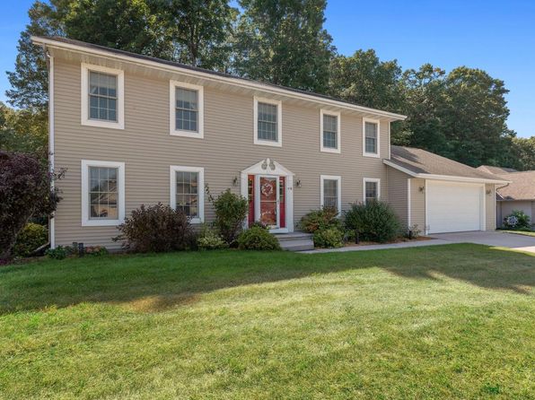 94 King Oak COURT, Random Lake, WI 53075