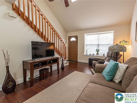 3rd image of 2657 Anthony Ct