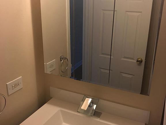 2nd image of 2025 W Granville Ave APT 208B
