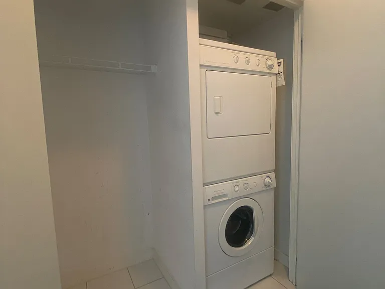 770 Bay St #1010 — Photo 6