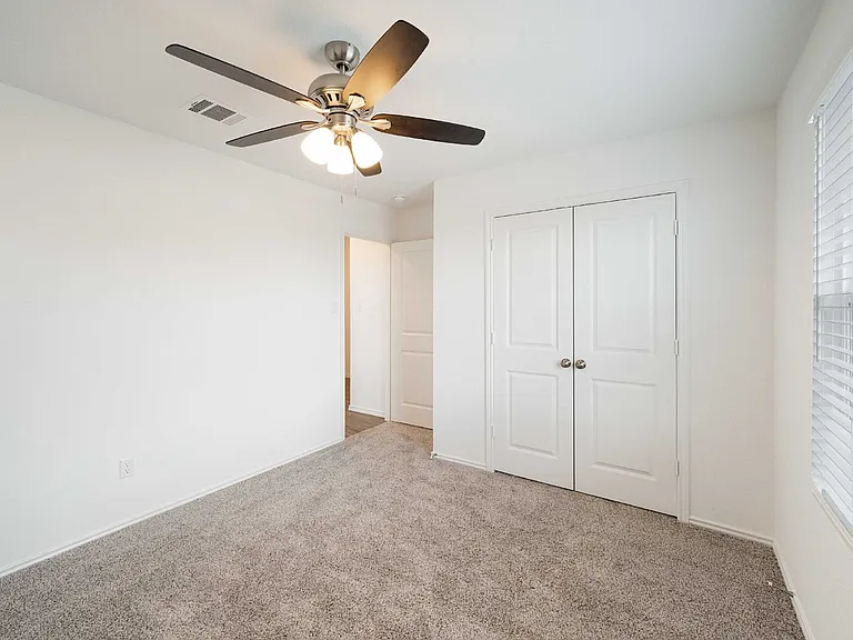 102 Sebring Cir — Photo 8