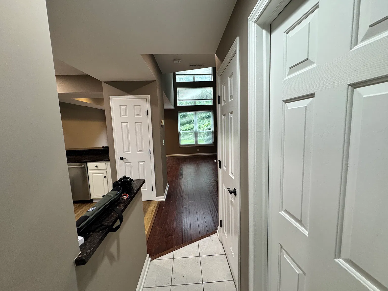 3 bed, 2.5 bath, 1535 sqft, $2,100 — Photo 2