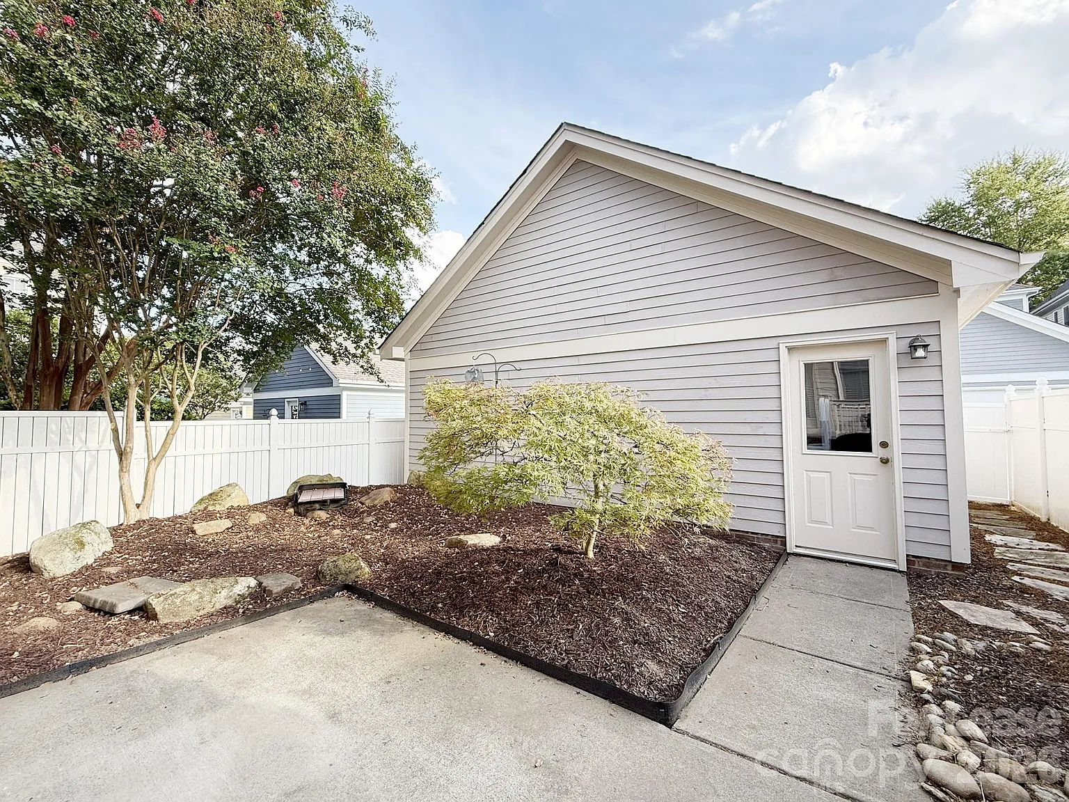 3 bed, 2.5 bath, 1812 sqft, $3,100 — Photo 4