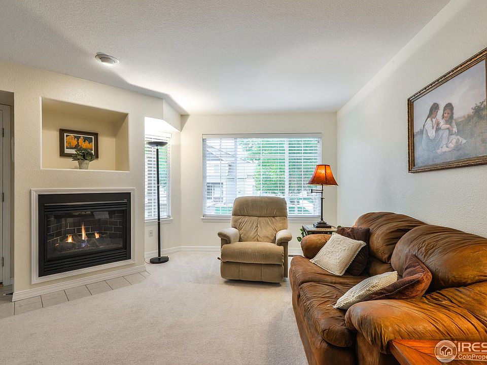 Living Room with Gas Fireplace/Spot Lighting