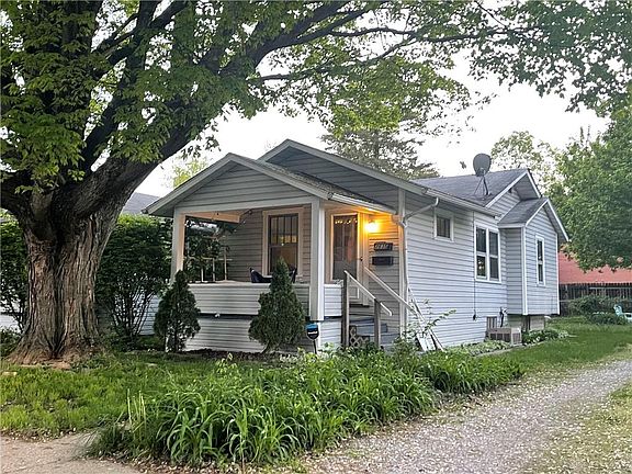 2nd image of 2835 Lansing Dr