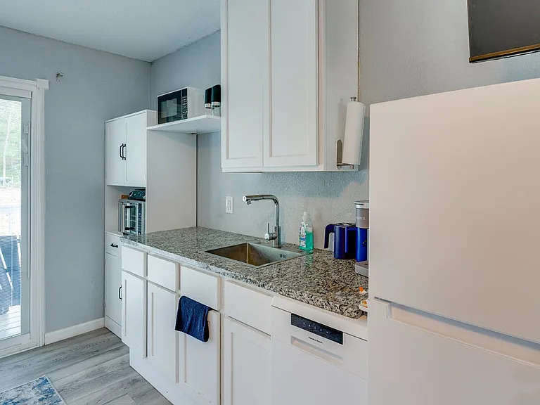 7274 Forest Hills Dr — Photo 10