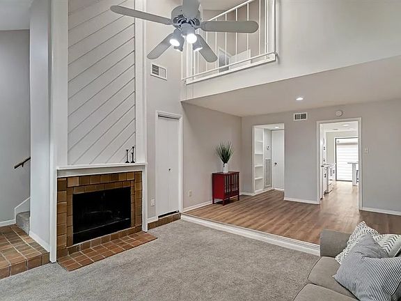 3rd image of 1069 Country Place Dr