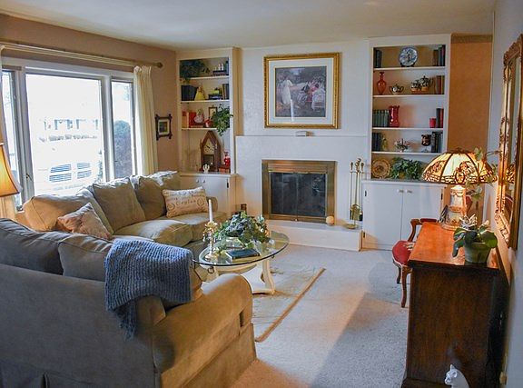 3rd image of 321 Sherwood Dr