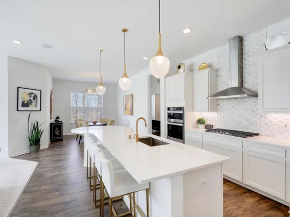 10399 Elm Ln, Rogers, MN 55374